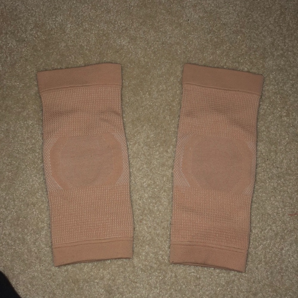 Bun heads accessories dance knee pads.